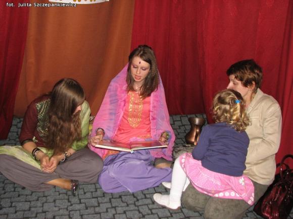 Kawa, listy, wypiekanie pity i Szeherezada. Noc w krośniewickim Muzeum