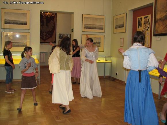 Kawa, listy, wypiekanie pity i Szeherezada. Noc w krośniewickim Muzeum