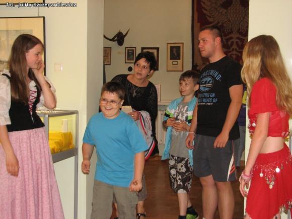 Kawa, listy, wypiekanie pity i Szeherezada. Noc w krośniewickim Muzeum