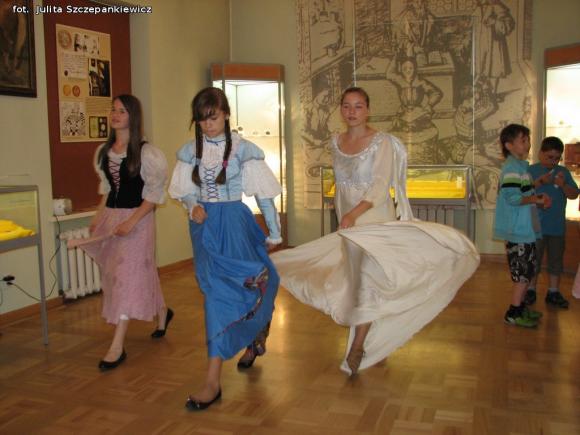 Kawa, listy, wypiekanie pity i Szeherezada. Noc w krośniewickim Muzeum