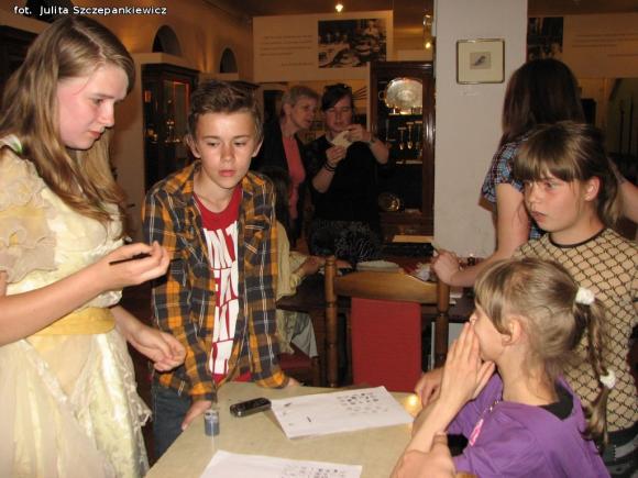 Kawa, listy, wypiekanie pity i Szeherezada. Noc w krośniewickim Muzeum