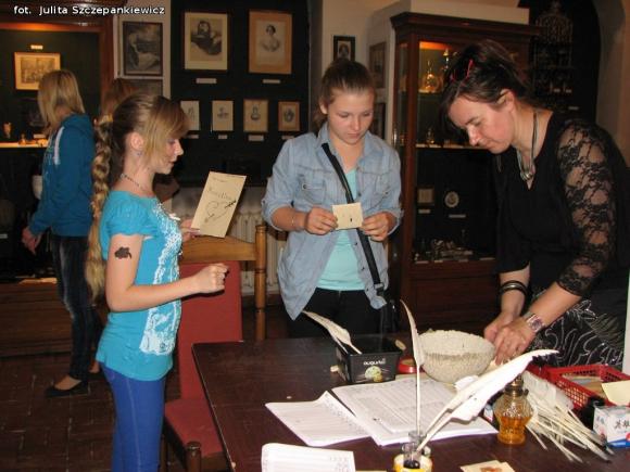 Kawa, listy, wypiekanie pity i Szeherezada. Noc w krośniewickim Muzeum