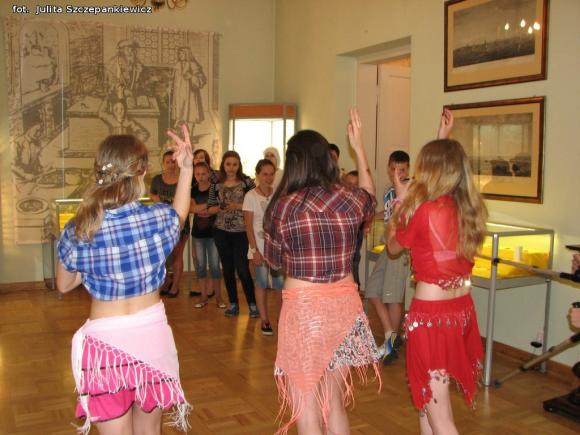 Kawa, listy, wypiekanie pity i Szeherezada. Noc w krośniewickim Muzeum