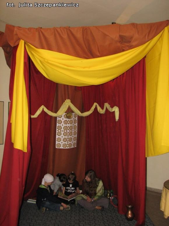 Kawa, listy, wypiekanie pity i Szeherezada. Noc w krośniewickim Muzeum