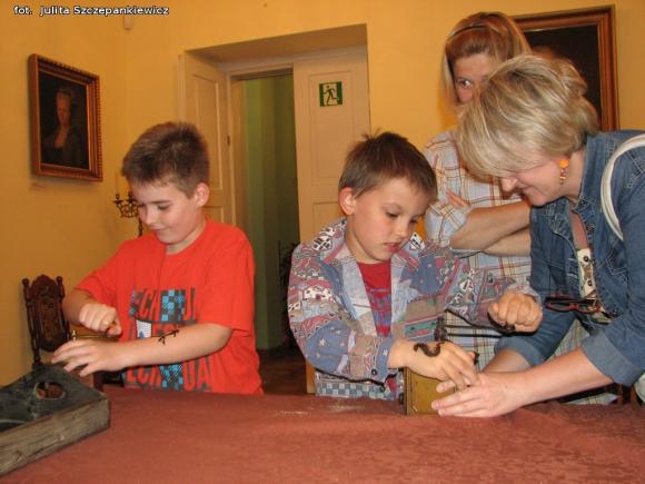 Kawa, listy, wypiekanie pity i Szeherezada. Noc w krośniewickim Muzeum