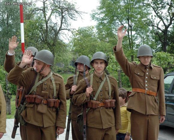 Nauka musztry. Podziękowania i zakończenie seminarium w Klonowcu