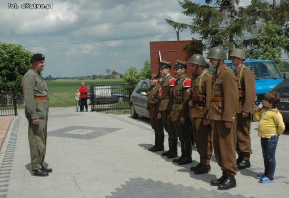 Nauka musztry. Podziękowania i zakończenie seminarium w Klonowcu