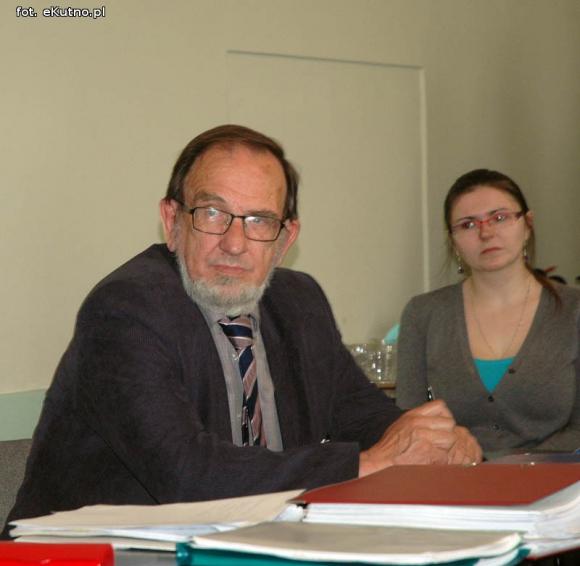 Co to jest gnojowica i co jest wylewane na pola w powiecie kutnowskim? Pozwolenie zintegrowane dla Pini Polonia do zmiany