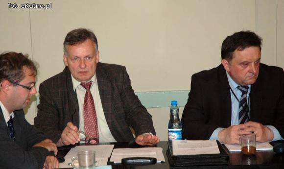 Co to jest gnojowica i co jest wylewane na pola w powiecie kutnowskim? Pozwolenie zintegrowane dla Pini Polonia do zmiany