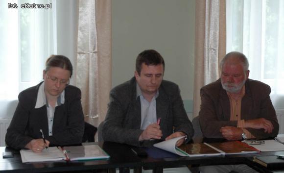 Co to jest gnojowica i co jest wylewane na pola w powiecie kutnowskim? Pozwolenie zintegrowane dla Pini Polonia do zmiany