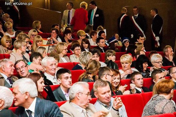 Pod patronatem eKutno.pl: Szkoła, która dała korzenie i skrzydła. Dziękujemy Teściowej!