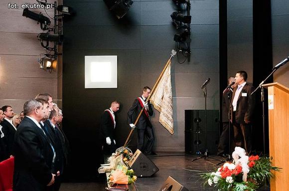 Pod patronatem eKutno.pl: Szkoła, która dała korzenie i skrzydła. Dziękujemy Teściowej!