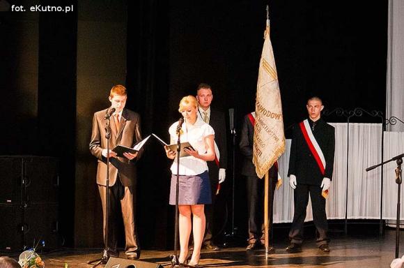 Pod patronatem eKutno.pl: Szkoła, która dała korzenie i skrzydła. Dziękujemy Teściowej!