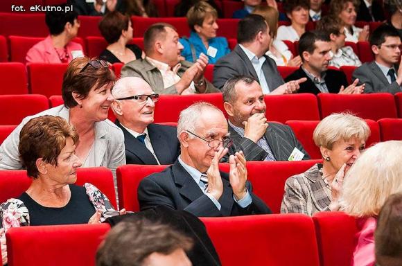 Pod patronatem eKutno.pl: Szkoła, która dała korzenie i skrzydła. Dziękujemy Teściowej!