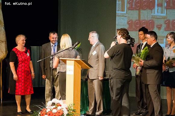 Pod patronatem eKutno.pl: Szkoła, która dała korzenie i skrzydła. Dziękujemy Teściowej!