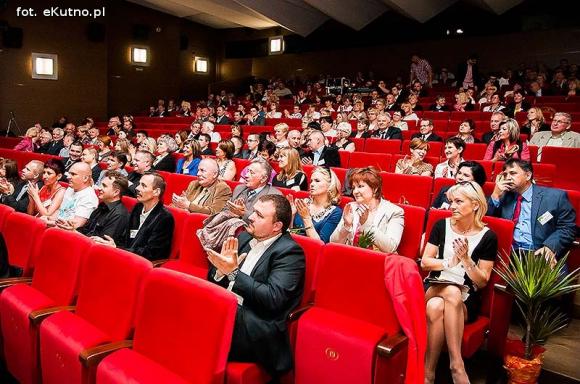 Pod patronatem eKutno.pl: Szkoła, która dała korzenie i skrzydła. Dziękujemy Teściowej!