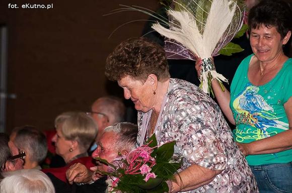 Pod patronatem eKutno.pl: Szkoła, która dała korzenie i skrzydła. Dziękujemy Teściowej!