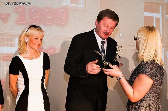 Pod patronatem eKutno.pl: Szkoła, która dała korzenie i skrzydła. Dziękujemy Teściowej!