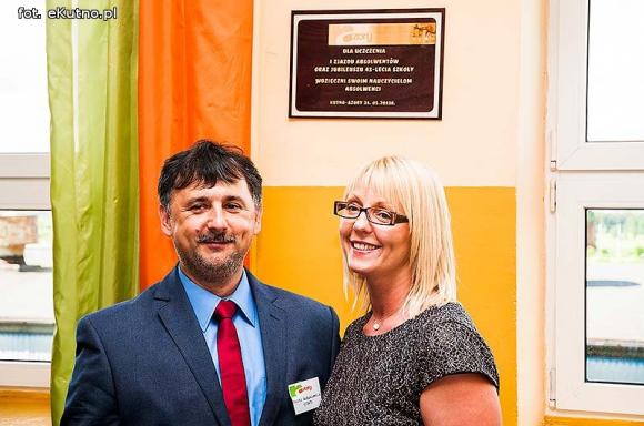 Szkolnych wspomnień czar. Spotkania klasowe i pamiątkowa tablica w ZS nr 4 w Kutnie