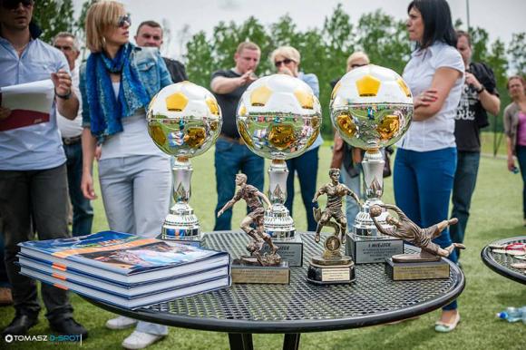 II miejsce Drużyny Świętego Mikołaja z Krośniewic w Turnieju Piłkarskim Warty Sieradz Junior rocznik 2002 OPEN HAIR CUP