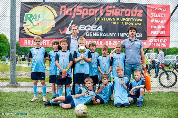 II miejsce Drużyny Świętego Mikołaja z Krośniewic w Turnieju Piłkarskim Warty Sieradz Junior rocznik 2002 OPEN HAIR CUP