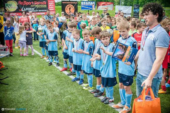 II miejsce Drużyny Świętego Mikołaja z Krośniewic w Turnieju Piłkarskim Warty Sieradz Junior rocznik 2002 OPEN HAIR CUP