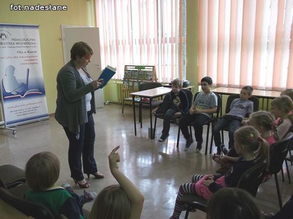 Słoń Trąbalski i pan Hilary ćwiczą. Ogólnopolski Tydzień Głośnego Czytania wokół wierszy Juliana Tuwima