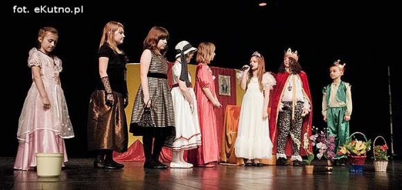 Zapraszamy jutro na spektakle ŁAPY 2013