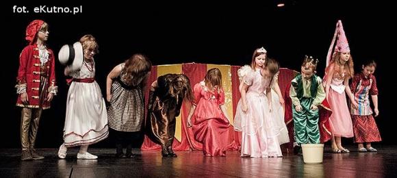 Zapraszamy jutro na spektakle ŁAPY 2013