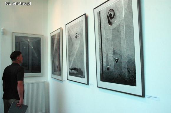 Nowa wystawa w Galerii KDK. Artyści podobnie jak inni ludzie czerpią swoje doświadczenie z przeżywania codzienności