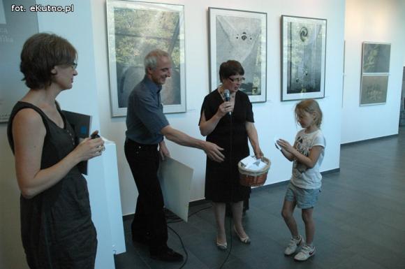 Nowa wystawa w Galerii KDK. Artyści podobnie jak inni ludzie czerpią swoje doświadczenie z przeżywania codzienności