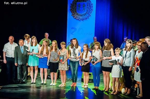 Jest taka zasada: co się podnosi, to i opada. Samych sportowych wzlotów na 20-lecie MKS Kutno