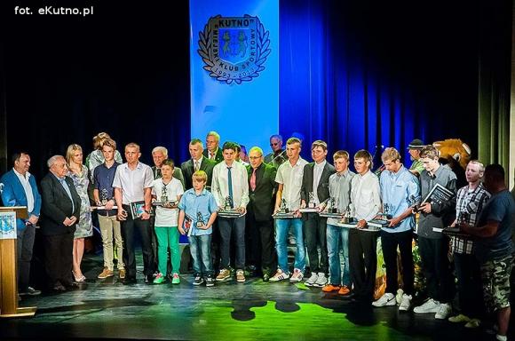 Jest taka zasada: co się podnosi, to i opada. Samych sportowych wzlotów na 20-lecie MKS Kutno