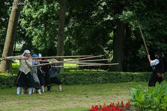 Kultura sarmacka królowała na Zamku w Oporowie