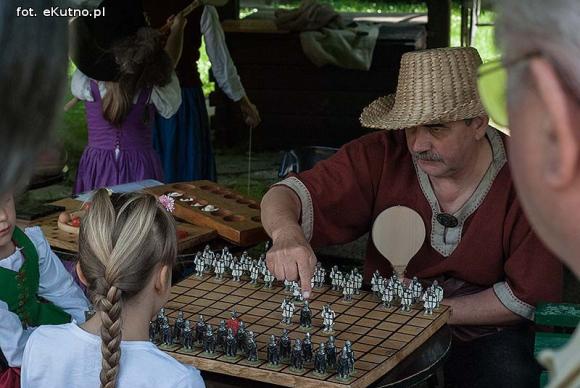 Kultura sarmacka królowała na Zamku w Oporowie