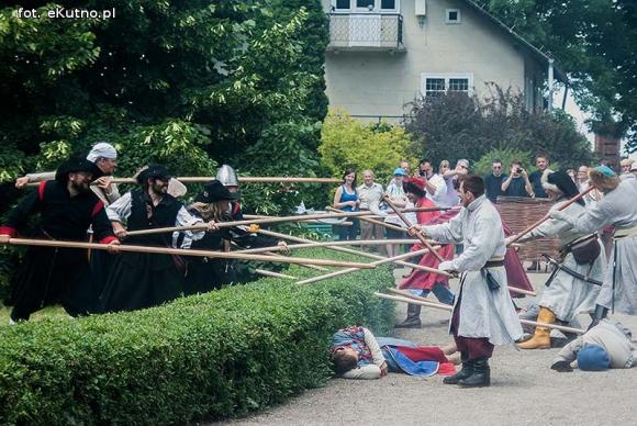 Kultura sarmacka królowała na Zamku w Oporowie