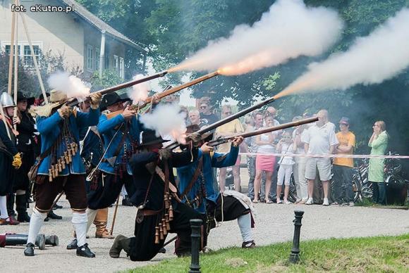Kultura sarmacka królowała na Zamku w Oporowie