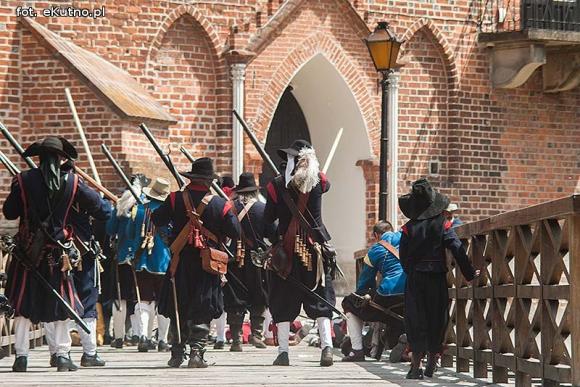 Kultura sarmacka królowała na Zamku w Oporowie