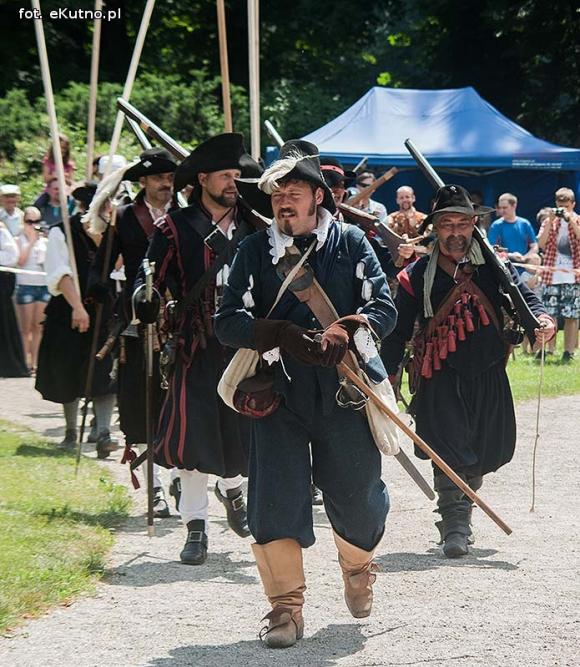 Kultura sarmacka królowała na Zamku w Oporowie