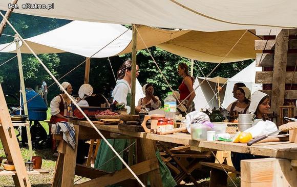 Kultura sarmacka królowała na Zamku w Oporowie