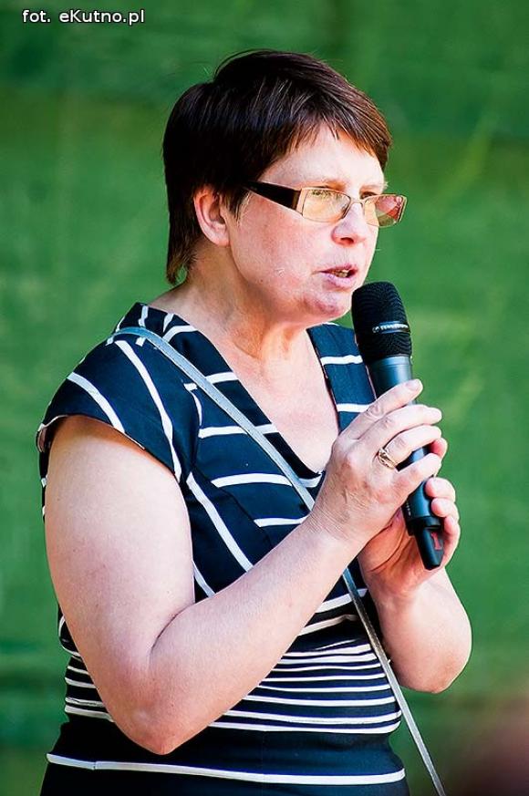 Rumba, taniec ognia, street dance, zumba, piżama party i moc talentów na scenie w parku