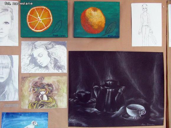 W Gimnazjum nr 2 uczniowie rozwijali swoje zdolności plastyczne