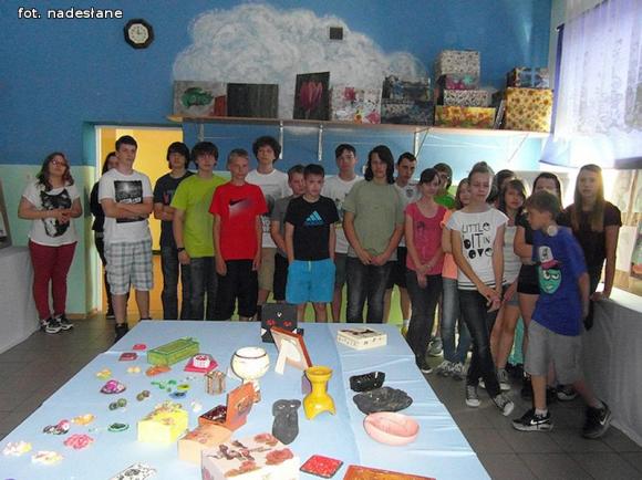 W Gimnazjum nr 2 uczniowie rozwijali swoje zdolności plastyczne