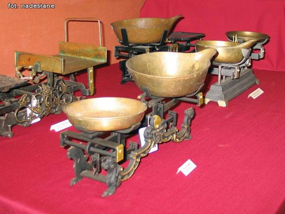 Wystawa wag i odważników w Muzeum im. Jerzego Dunin-Borkowskiego w Krośniewicach