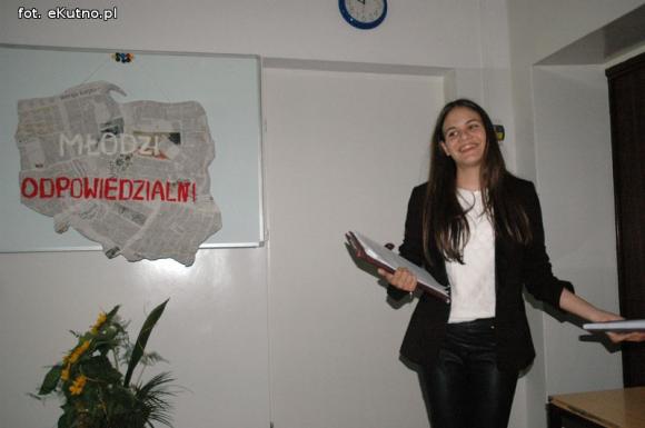 Kochaj i rób, co chcesz, los polskich partii i młoda krew w polityce. Projekt Olgi Jóźwiak