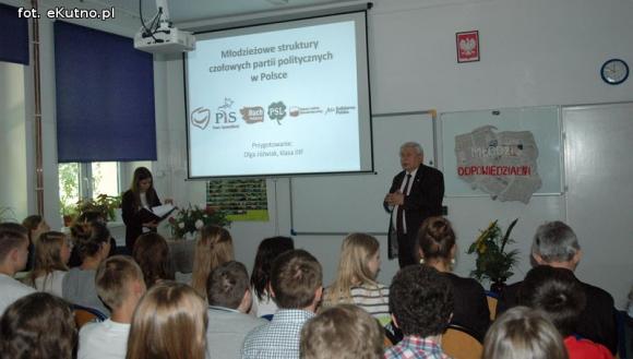 Kochaj i rób, co chcesz, los polskich partii i młoda krew w polityce. Projekt Olgi Jóźwiak