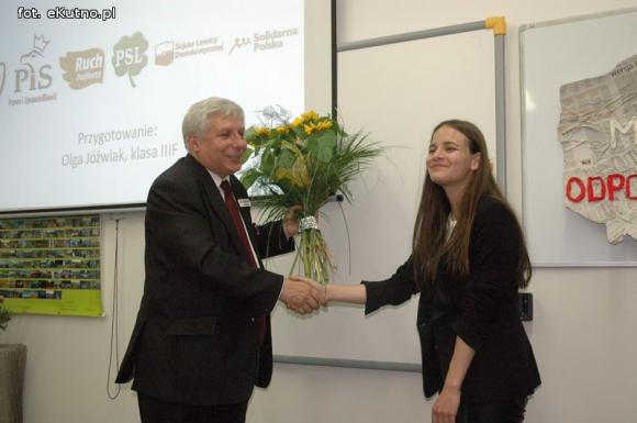 Kochaj i rób, co chcesz, los polskich partii i młoda krew w polityce. Projekt Olgi Jóźwiak