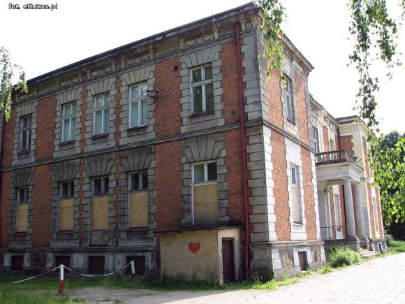 Czy pałac wróci do świetności i będzie chlubą Krośniewic? Poszukiwany inwestor