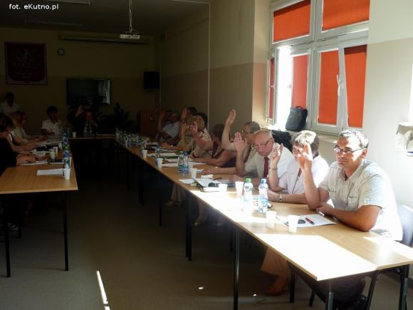 Absolutorium dla burmistrz Herman bez cienia sprzeciwu. Dziwne głosowanie nad wyborem wiceprzewodniczącego rady. Większość głosów... nieważna!