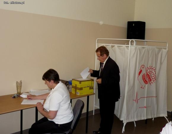 Absolutorium dla burmistrz Herman bez cienia sprzeciwu. Dziwne głosowanie nad wyborem wiceprzewodniczącego rady. Większość głosów... nieważna!